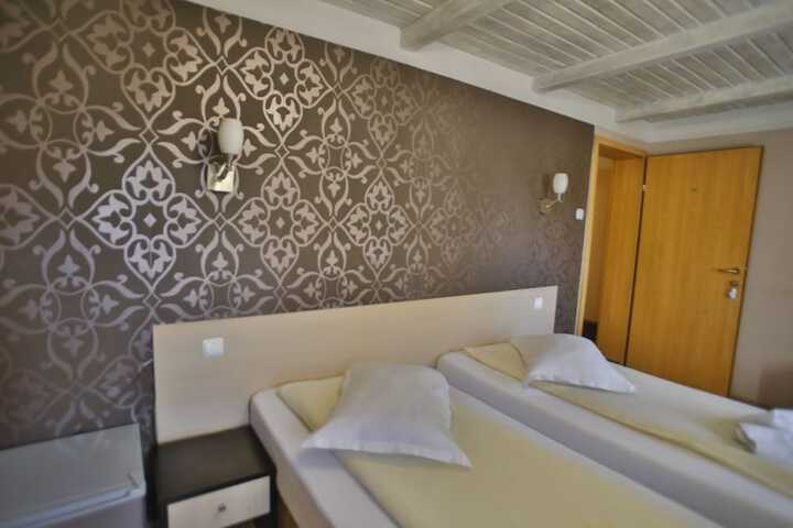 Room 18 of 40
