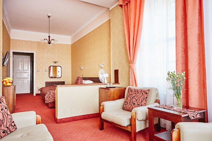 Room 6 of 67