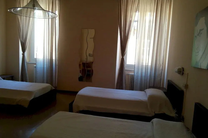 Room 5 of 24