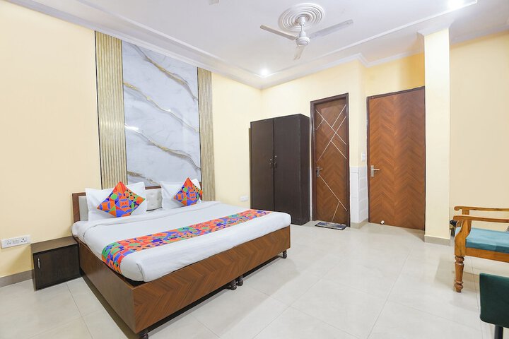 Room 13 of 29