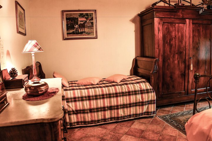 Room 4 of 34