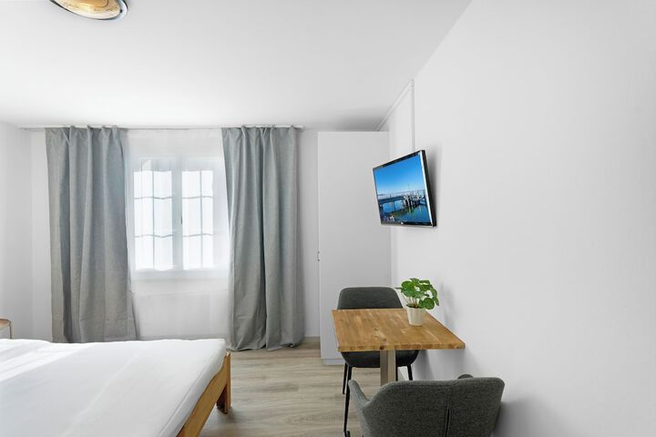 Room 34 of 62