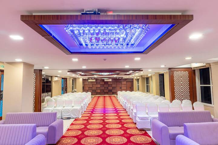 Ballroom/Hall 41 of 54