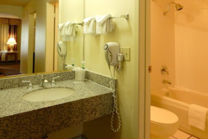 Room 52 of 138