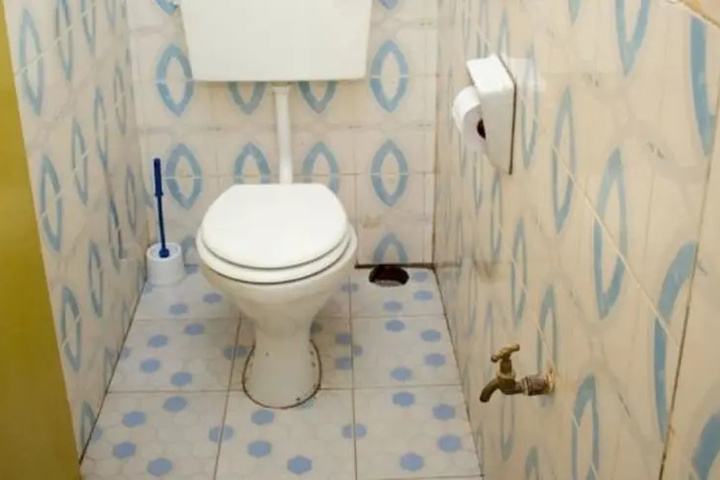 Room 7 of 13