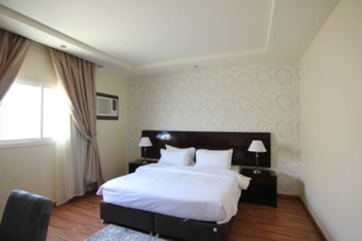 Room 10 of 19