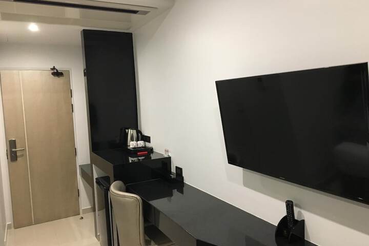 Room 16 of 52