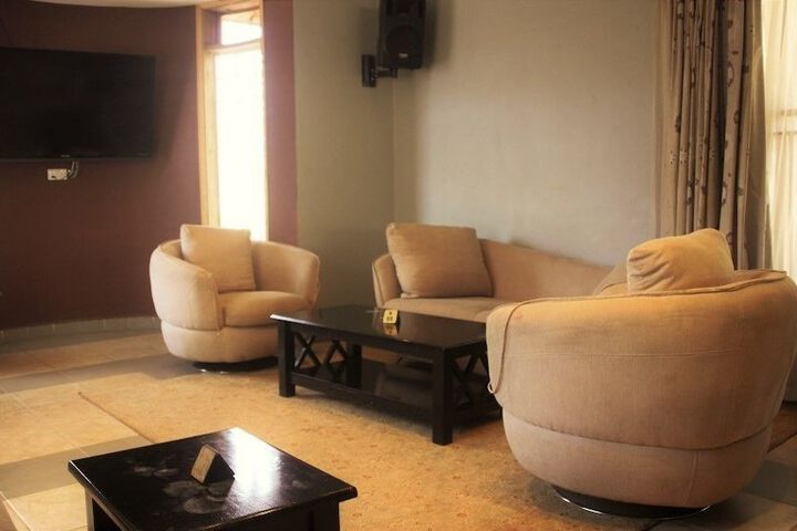 Room 22 of 96
