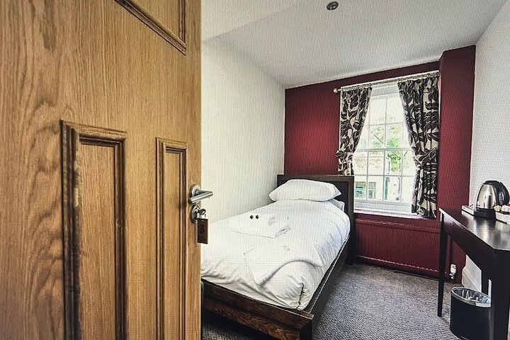 Room 5 of 42