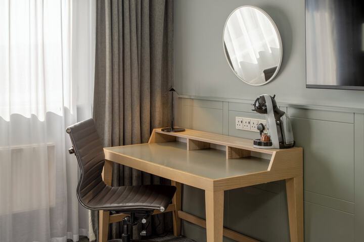 Room 37 of 105
