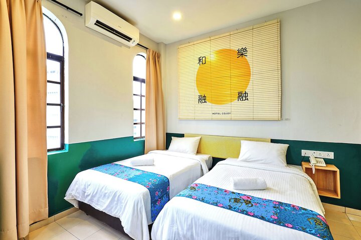 Room 8 of 13