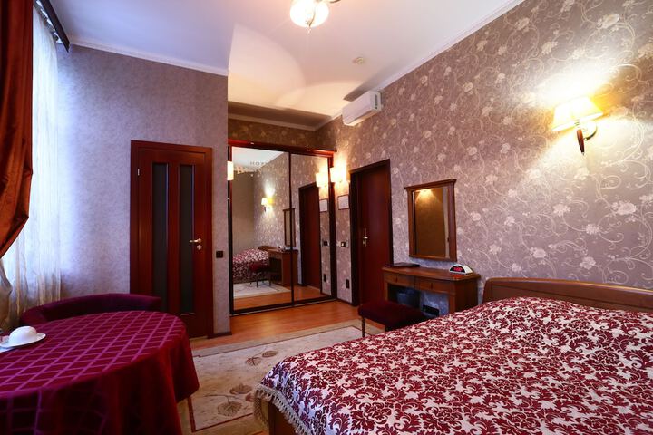 Room 20 of 33