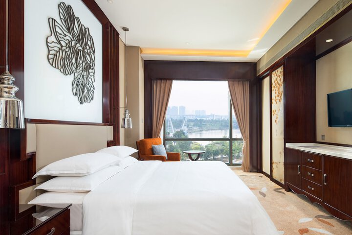 Room 9 of 35