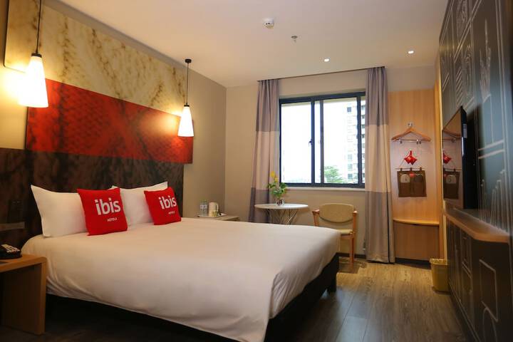 Room 16 of 23