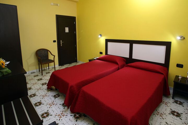 Room 52 of 134