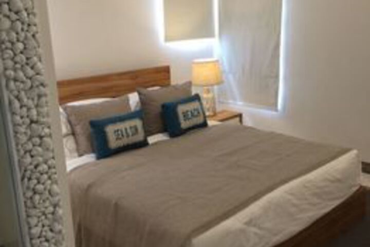 Room 10 of 22