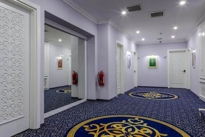Ballroom/Hall 75 of 78