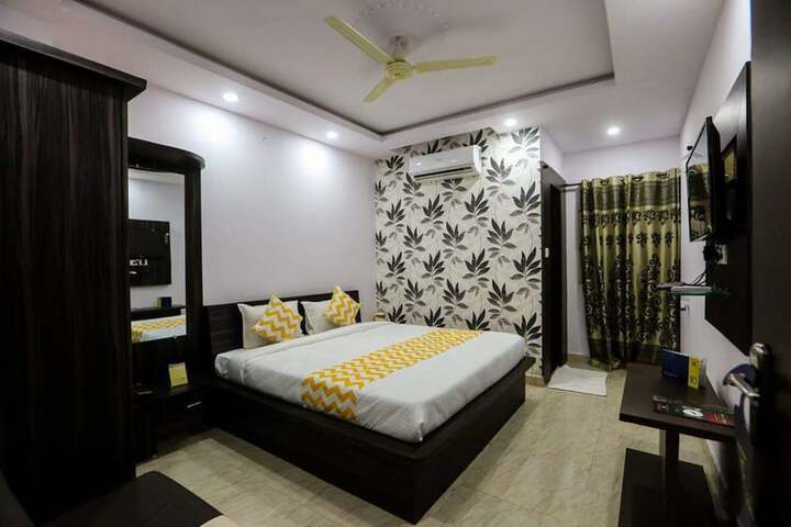 Room 6 of 30