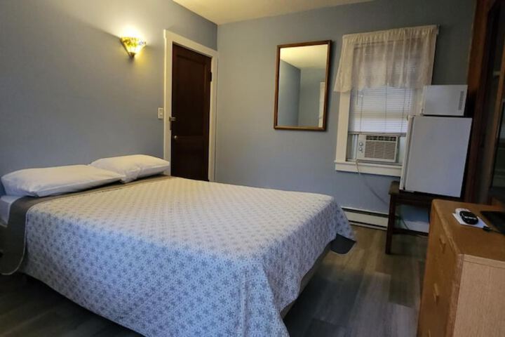 Room 9 of 60