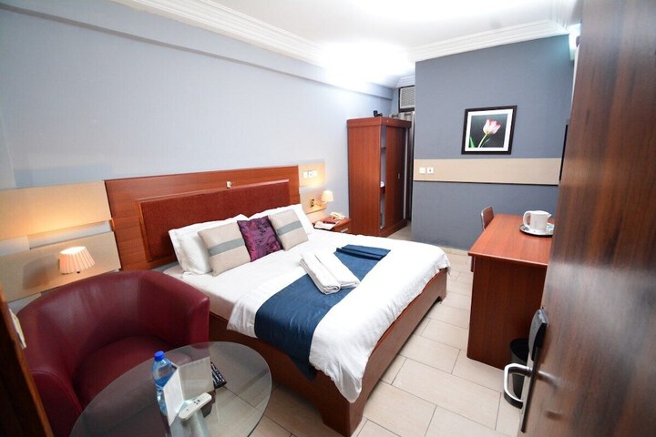 Room 12 of 47