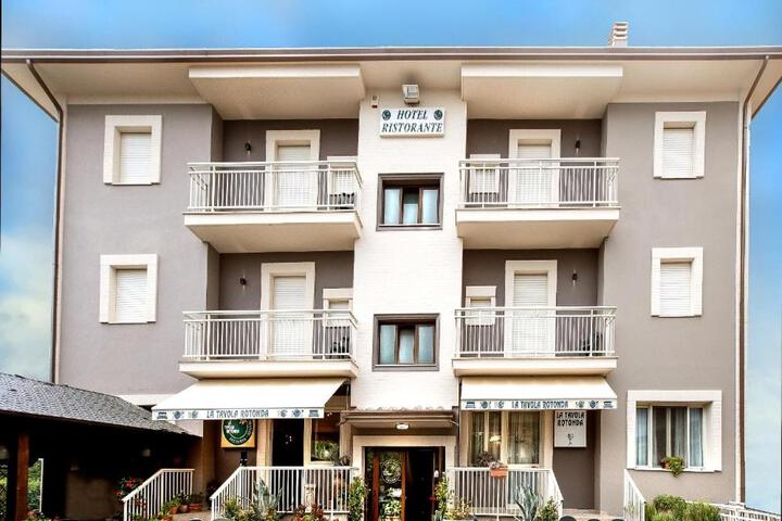 Hotel La Tavola Rotonda