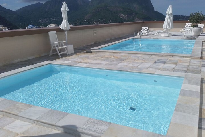 Pool 38 of 51