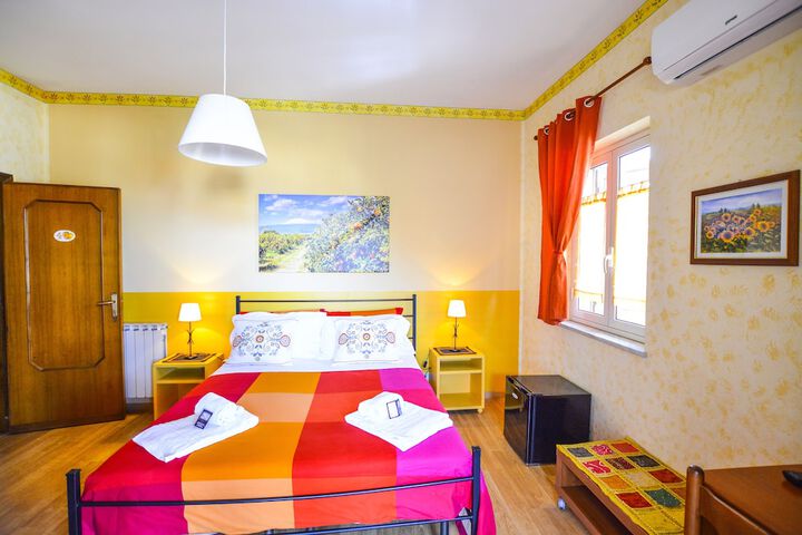 Room 3 of 44