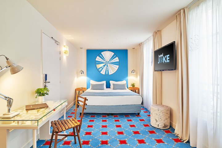 Room 11 of 60