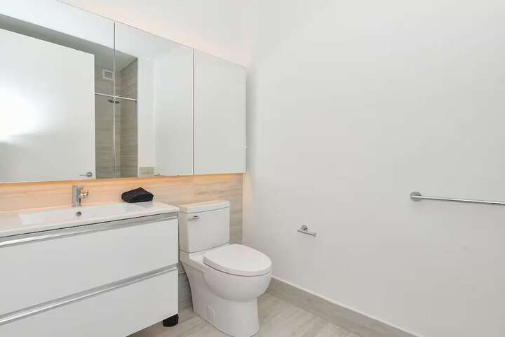 Room 5 of 7
