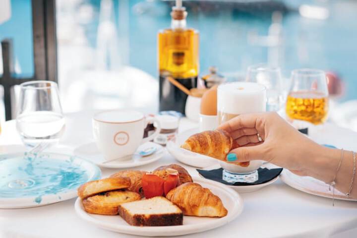 Breakfast buffet