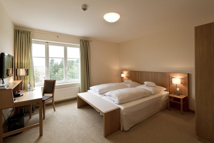 Room 6 of 34
