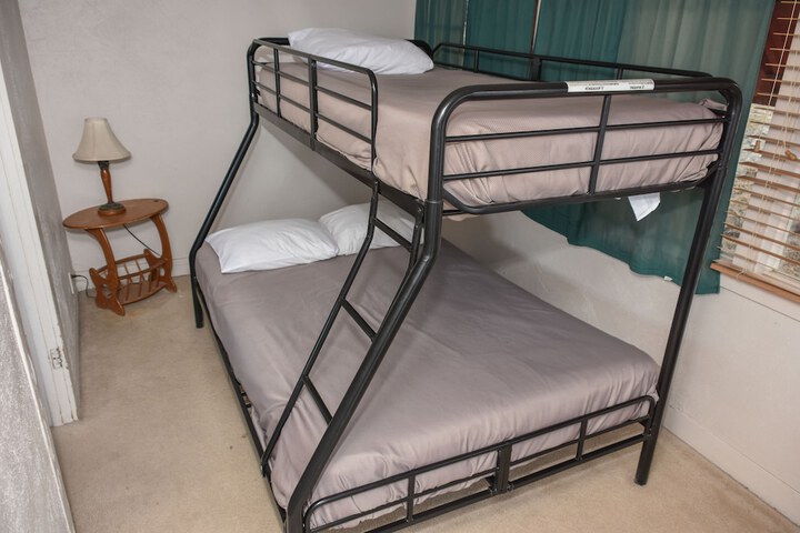 Room 25 of 96