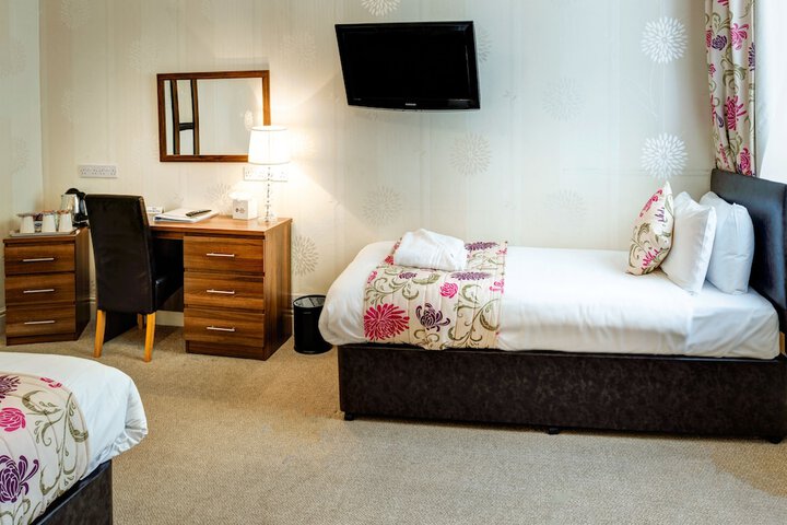 Room 44 of 118