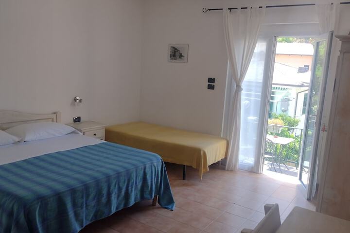 Room 5 of 28
