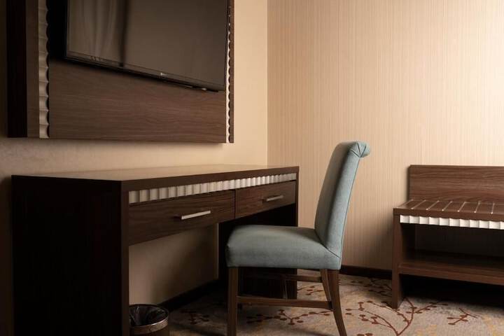 Room 15 of 64