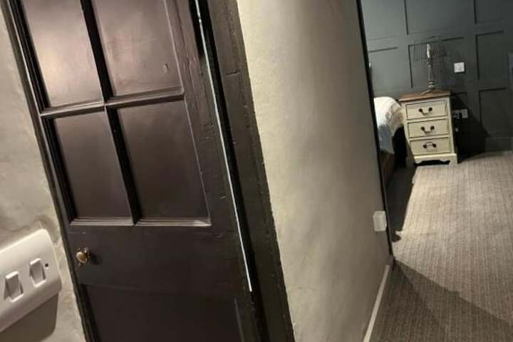 Room 170 of 312