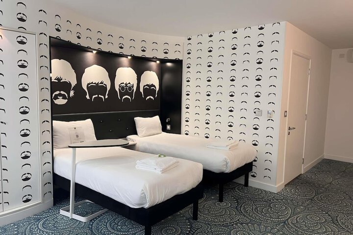 Room 27 of 120