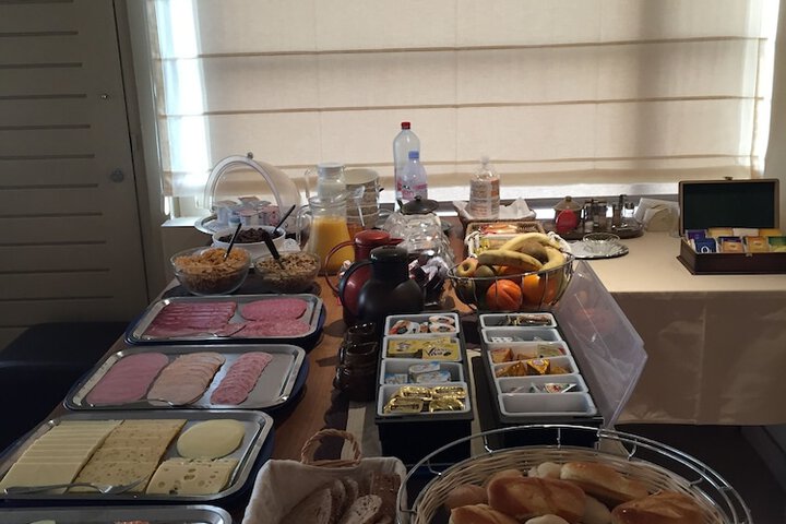 Dining 16 of 16
