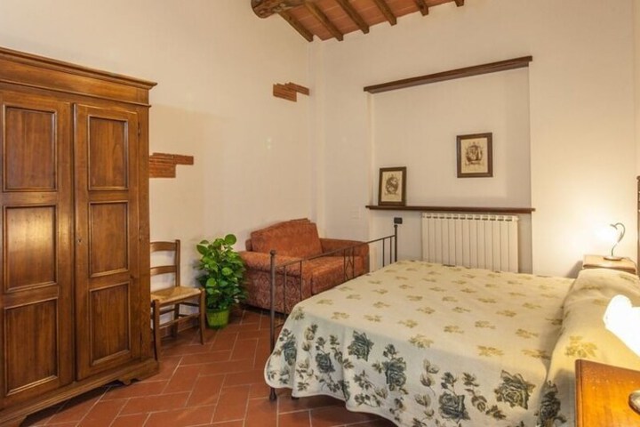 Room 3 of 54