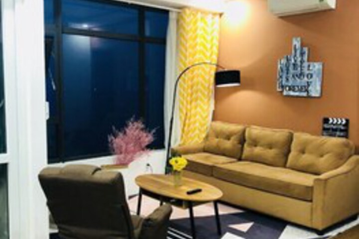 Room 17 of 38