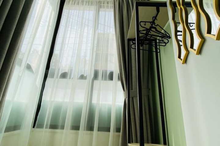 Room 17 of 36