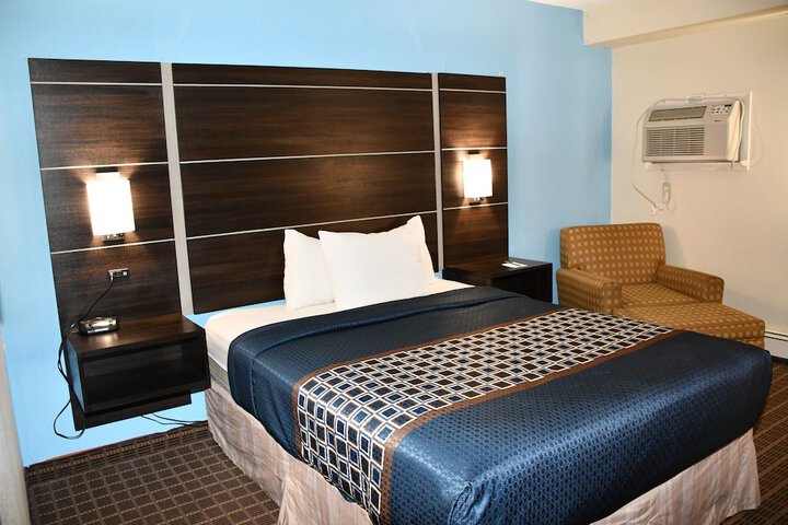 Standard Single Queen Bed (7 of 8)