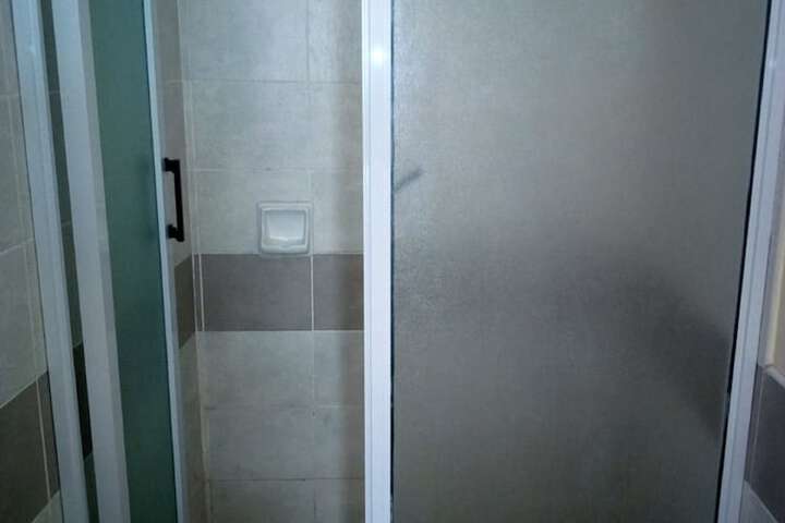 Room 11 of 18