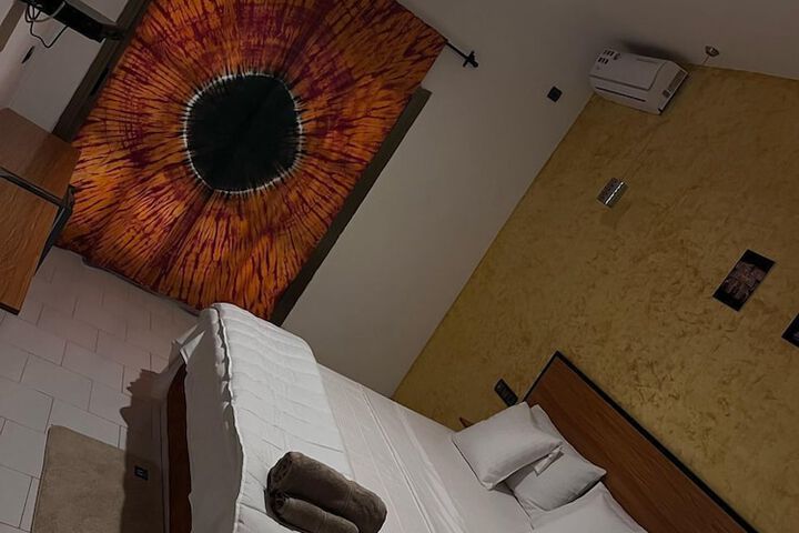 Room 11 of 20