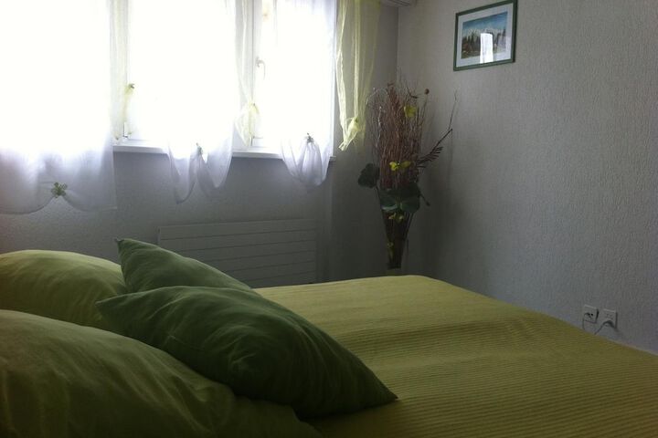Room 8 of 19