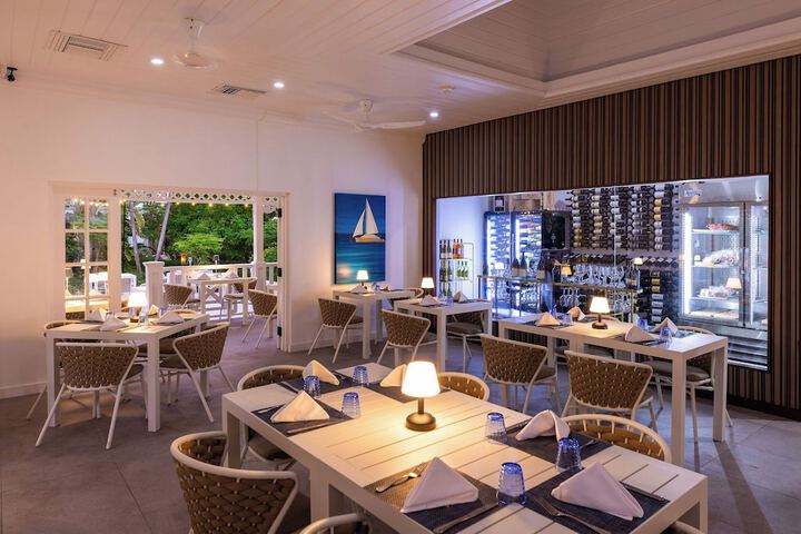 Dining 44 of 65