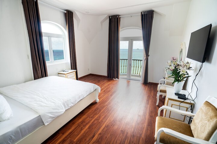Room 10 of 22