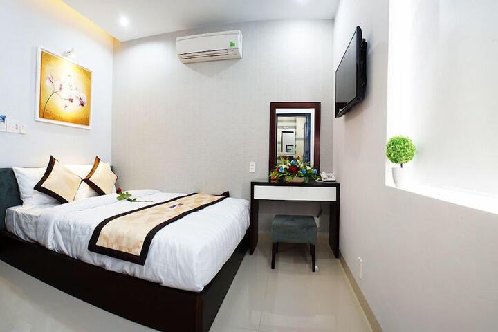 Room 16 of 38
