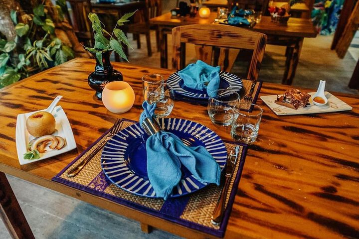 Dining 25 of 56