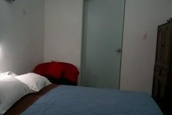 Room 49 of 83